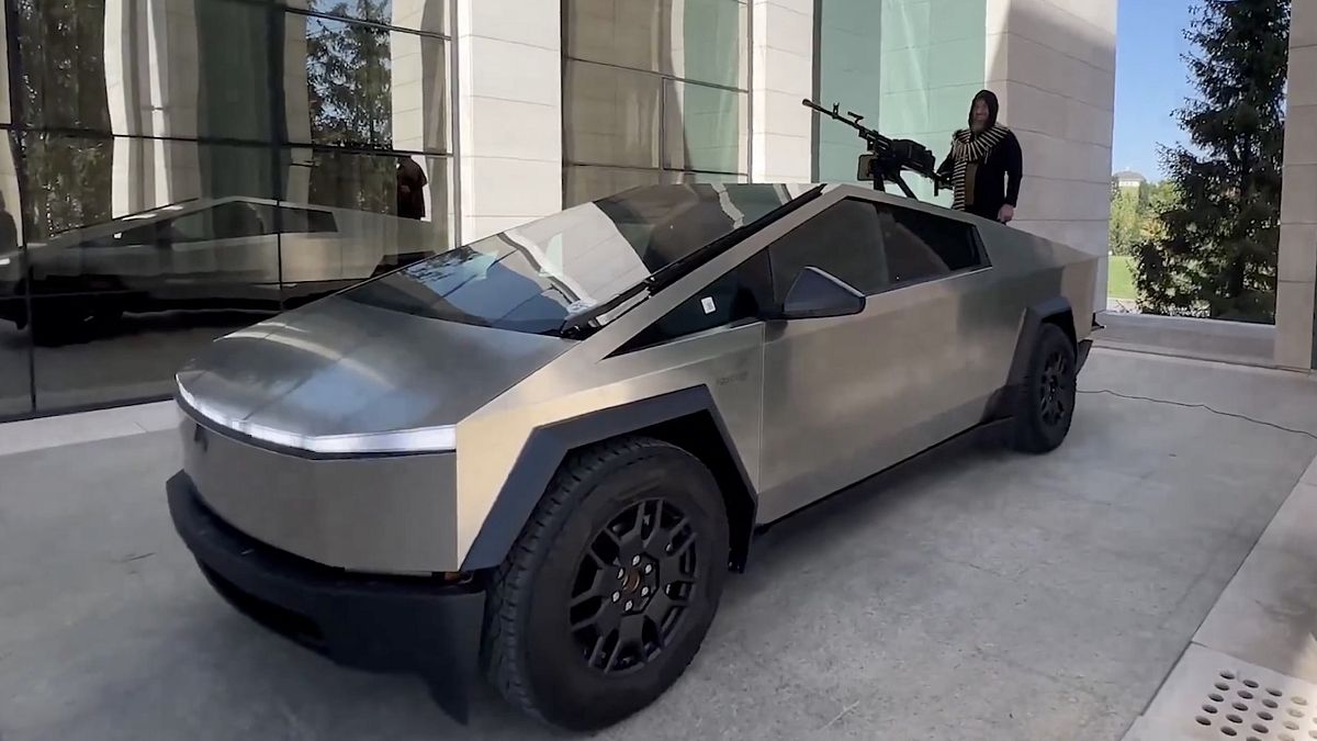 Kadırov, Cybertruck'a "Elon Musk'tan hediye" bir tüfek entegre etti: Ukrayna'nın işgali sırasında kullanılacak