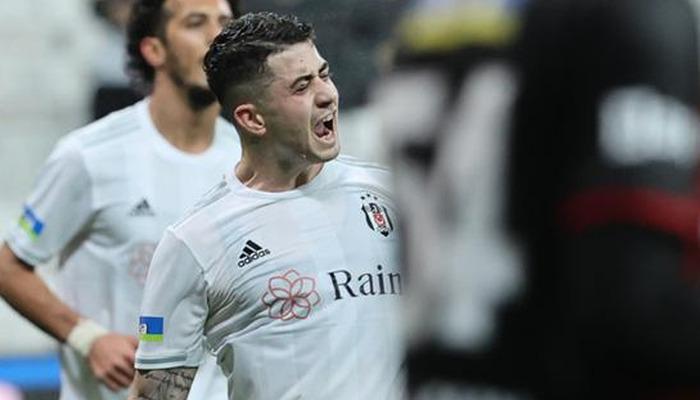 Beşiktaş'ta iki ayrılık yaşandı!