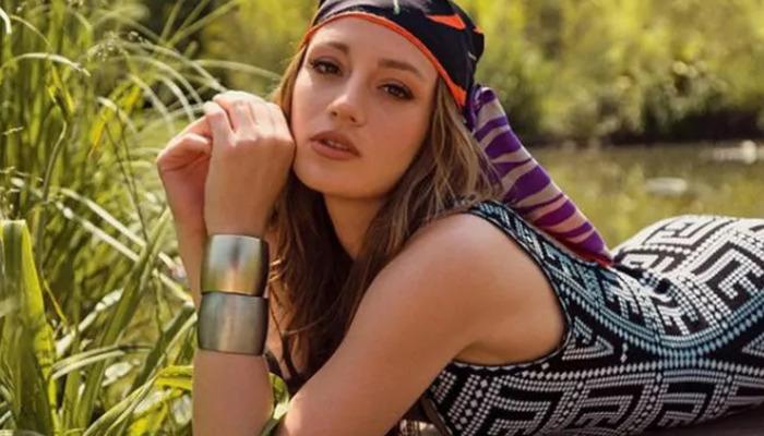 Gizem Karaca yılbaşı ağacını kurdu! İstanbul'daki lüks villasını görenler şaşkına döndü