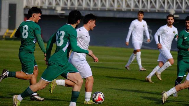 Bursaspor, Nilüfer FK'yı 3-0'la mağlup etti!