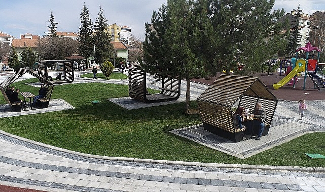 Kentin merkezi parklarından Alparslan Türkeş Parkı, Karaman Belediyesi tarafından tamamen yenilenerek hizmete açıldı - GÜNDEM