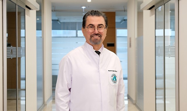 Yaş ilerledikçe ağız ve diş sorunları artıyor!  Tükürük salgısının azalması ve ağız kuruluğu yaşlı yetişkinlerde daha sık görülür!  - SAĞLIK