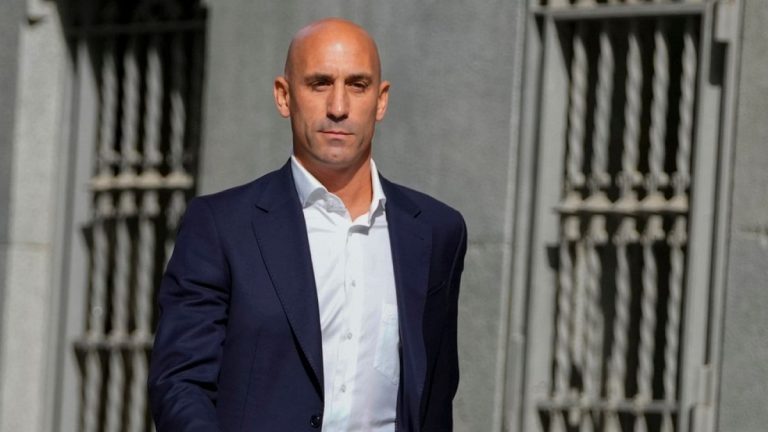 İspanyol savcı, futbolcuyu dudağından öpen Rubiales için 2,5 yıl hapis istedi