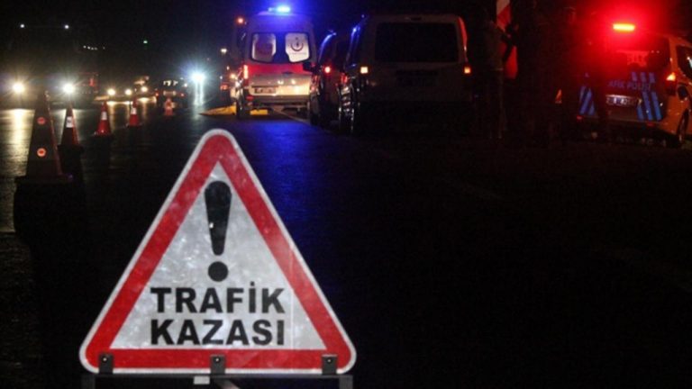 Erzurum'da otomobil devrildi: 3 ölü, 2 ağır yaralı