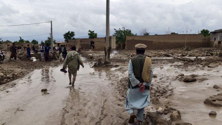Afganistan'da sel: 300'den fazla kişi öldü;  Binden fazla ev yıkıldı