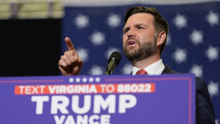 Trump'ın başkan yardımcısı adayı JD Vance: 'Amerika Birleşik Devletleri'ni sefil, çocuksuz, kedi sahibi kadınlar yönetiyor'