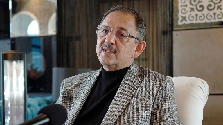 Çevre Bakanı Özhaseki istifa etti