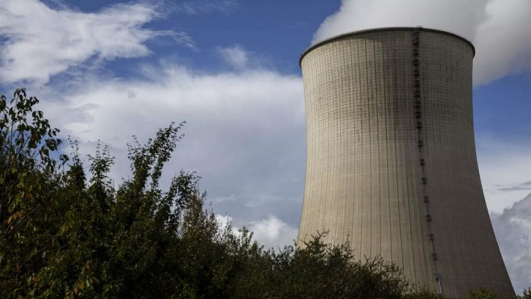 Fransız elektrik şirketi artan sıcaklıklar nedeniyle nükleer santrallerdeki üretimi azaltıyor