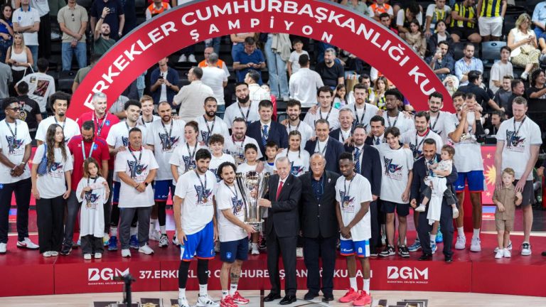 37. Cumhurbaşkanlığı Kupası Anadolu Efes'e gidiyor
