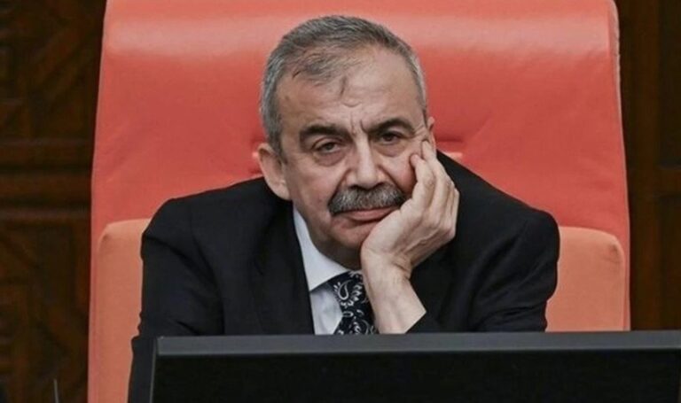 Ameliyata alınmıştı… Prof. Dr. Çavlan Çiftçi: Sırrı Süreyya Önder’in hayati tehlikesi devam ediyor – Son Dakika Siyaset Haberleri