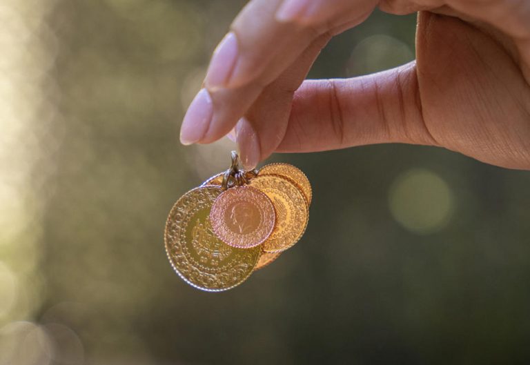 Altın fiyatları bugün ne kadar? 25 Kasım canlı gram altın ve çeyrek altın alış-satış fiyatları